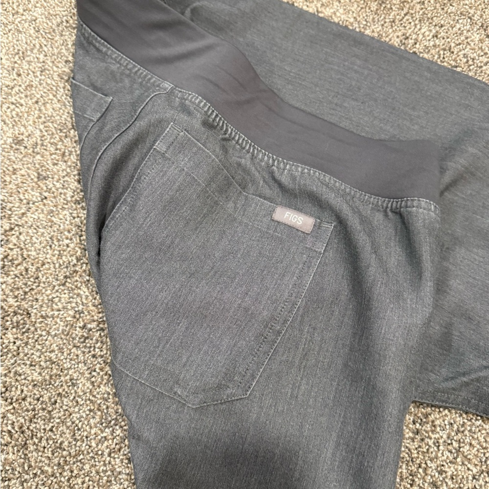 Figs Women's Straight Leg Pants in Gray with Black Waistband
